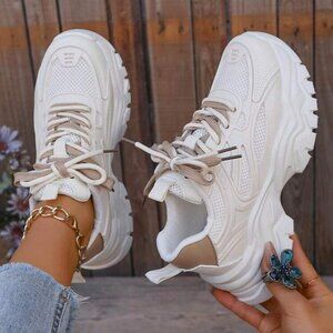 Beautiful and comfortable new women's sneakers